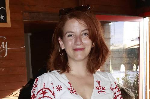 Ulice už pro ni ztrácela kouzlo. Září na jevišti a chlapa má prý hledat na seznamce