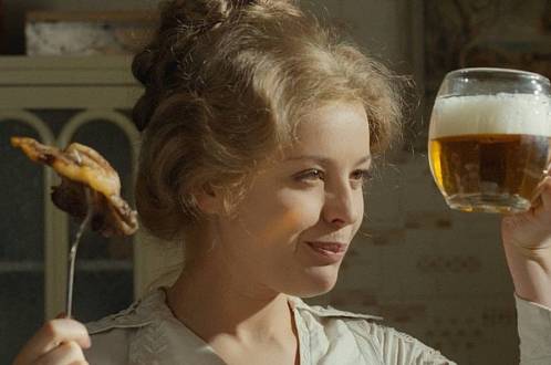 Dnes miliony Čechů zajásají a neodtrhnou se od televize. ČT1 ve 21:30 vysílá nejkrásnější český film historie