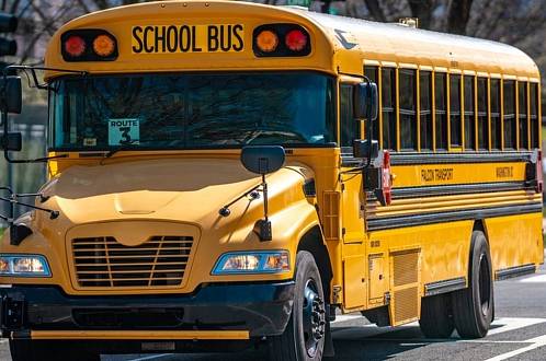 Emoce, které vás spálí na prach. Akčňák Autobus naděje míří na Oscary jako nejsyrovější film sezóny