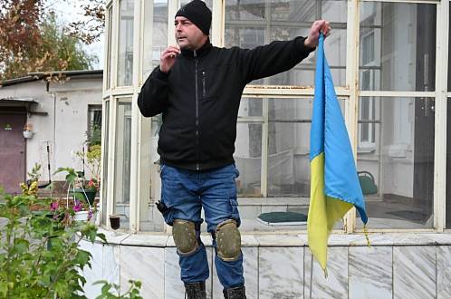 Tohle není pro každého. Zítra ve 20:00 na ČT 2 běží kontroverzní dokument, co rozdělil Česko na dva nesmiřitelné tábory