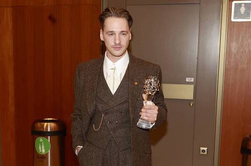 Herec Jan Nedbal má nejen přítelkyni, ale i velmi blízkého přítele. Víte, kdo to je?