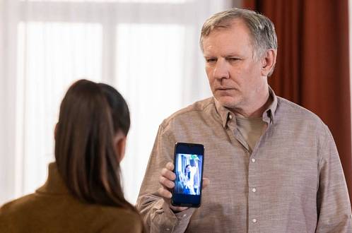 Ulice: Evžen dostává šokující e-mail a v hledáčku Adriany je teď Kokešová