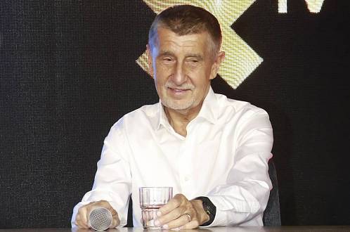 Andrej Babiš si žije jako pán. Má luxusní vilu a ve Francii zámeček. Nahlédněte dovnitř