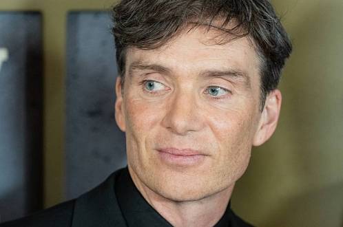 Cillian Murphy oslavil padesátiny. Nejspíš „ve vězení“, v horkém Řecku a po boku Jamese Bonda