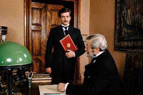 Evropa tančila valčík a za dveřmi čekala katastrofa. Příběh posledního Vávrova filmu