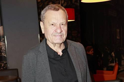 Úspěšný herec, ale i scenárista a režisér. Nejraději spolupracuje s divnými lidmi