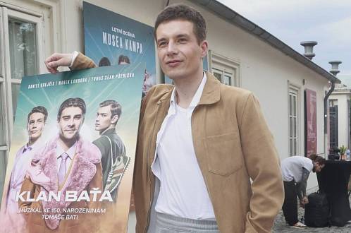 Daniel Krejčík se vrátil na zámek v Osečanech, kde žil s Matějem Stropnickým