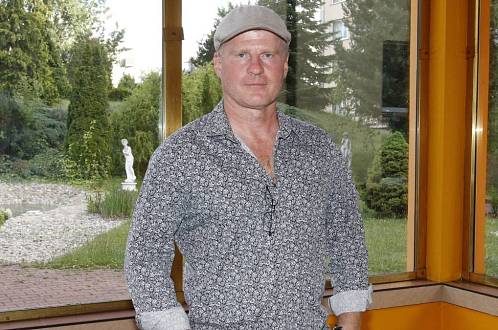 Kam se poděl Petr Batěk ze seriálu Gympl s (r)učením omezeným