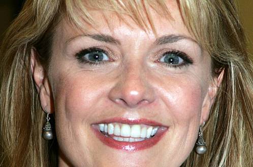 Jak dnes vypadá představitelka Samanthy Carterové? Amanda Tapping pracuje na novém seriálu a míří do Česka