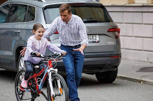 Ulice: Klárka si tatínka idealizuje. Co přijde, ji velmi zabolí