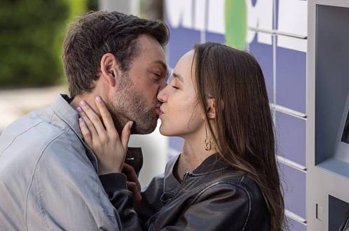 Ulice: Kateřinu Ujfaluši sevřela nervozita z romantické scény. Takhle se natáčela