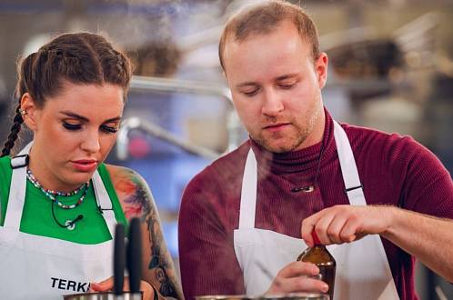MasterChef Česko: Přemek se přiznal, že Péťův dezert mu tak chutnal, že misku vylízal