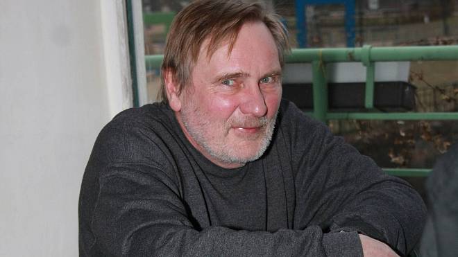 Chalupa Jiřího Štěpničky: Místo, kde si herec plní sny a odpočívá u fyzické práce