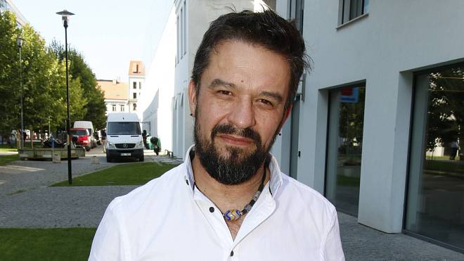 S kým žije Mára z Ulice: Svou minulost netají, jeho žena Tereza mu zachránila život