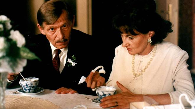 RETROKVÍZ: Myslíš, že jsi větší fanoušek Pelíšků než tvůj kámoš? Tenhle kvíz rozhodne, kdo zná hlášky líp