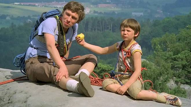 RETRO KVÍZ: Československé filmy vašeho dětství – 10 otázek, u kterých ztratíte jistotu