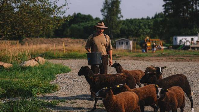 Farma Vojty Kotka: Poznejte okamžik, kdy se radost z práce mění v lekci, kterou nikdo nechce zažít
