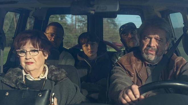 Nový film Jiřího Stracha se nebojí bolesti ani smíchu