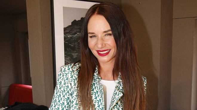 Herečka Sandra Nováková je zamilovaná až po uši do filmového režiséra. Seznámil je Ondřej Brzobohatý