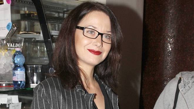 Tato herečka je dvojnásobnou mistryní republiky v tanci u tyče. Víte, v jakém seriálu si zahrála?