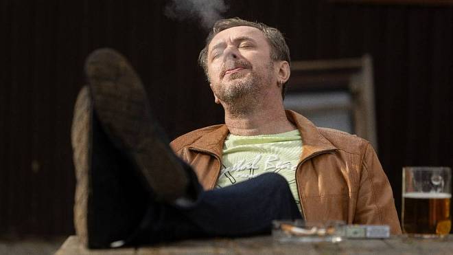 V Polabí je pěkně zapeklitý vztahový propletenec. Už i na Václava jde jaro a k pumpě nejezdí jen pro benzín a koláčky