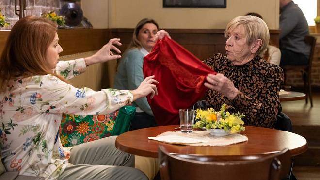 Nejhorší nenávistné komentáře, které napsali diváci k Ulici. To je síla, styďme se, že jsme Češi