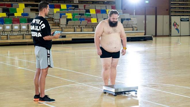 Tajné přejídání, fastfoody po cestě domů a 185 kilo. Tomáš z Extrémních proměn bojuje o život i rodinu