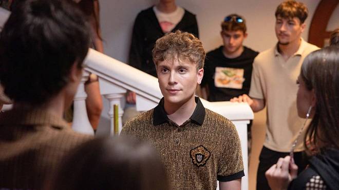 Když umělá inteligence začne plnit přání. Nový seriál může být hitem příštího roku