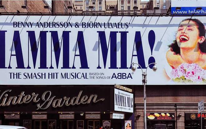 Filmová adaptace Mamma Mia! bude mít pokračování. Kdy se objeví?