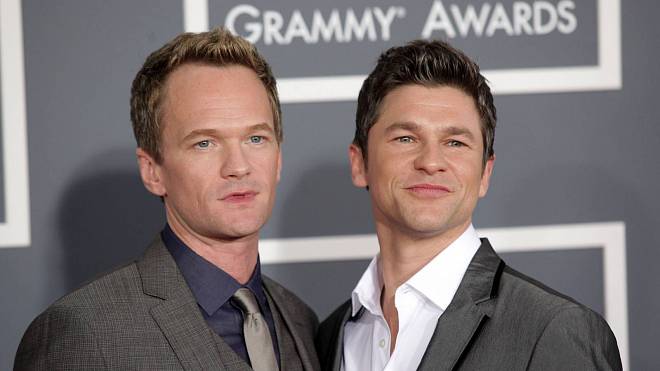 David Burtka aneb s jakým fešákem skutečně žije seriálový proutník Barney Stinson?