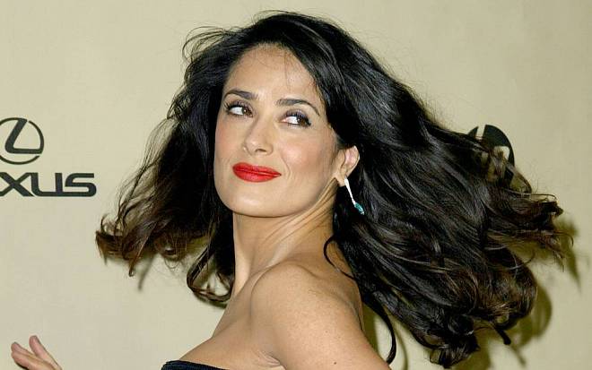 Vždy elegantní, přitažlivá a nespoutaná Mexičanka Salma Hayek si získala Hollywood i srdce francouzského miliardáře