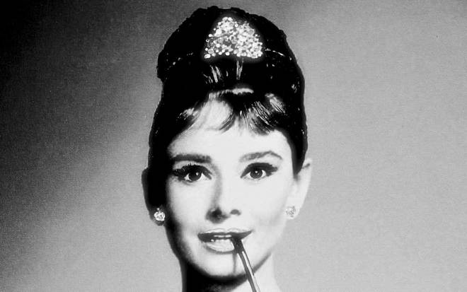 Nezapomenutelná Audrey Hepburn jako mladá a divoká indiánka