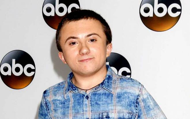 Mladý herec s komediálním talentem a vzácnou nemocí: Atticus Shaffer