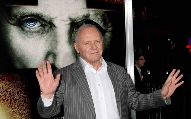 Anthony Hopkins perlí na sociálních sítích. A bude hrát Nicolase Wintona