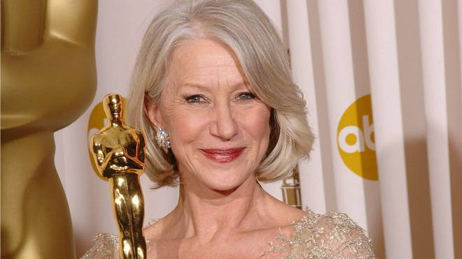 Helen Mirren se povedlo bezchybně vcítit do postavy Alžběty II. ve filmu Královna