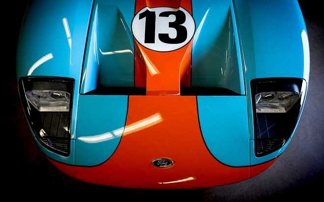 Le Mans '66' (2019): Christian Bale se nevešel do závodního auta a musel zhubnout Le Mans '66' (2019): Christian Bale se nevešel do závodního auta a musel zhubnout