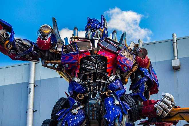 Transformers (2007): Kdo stojí za velkým úspěchem filmu a kde byl až nečekaně úspěšný? Transformers (2007): Kdo stojí za velkým úspěchem filmu a kde byl až nečekaně úspěšný?