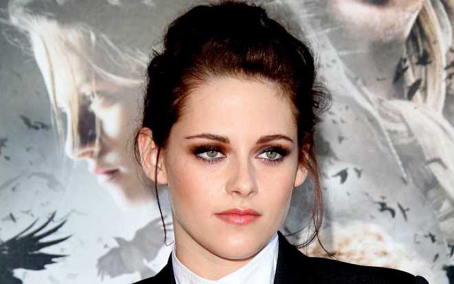Sněhurka a lovec: Natáčení Disneyho pohádky provázel kvůli Kristen Stewart skandál Sněhurka a lovec: Natáčení Disneyho pohádky provázel kvůli Kristen Stewart skandál