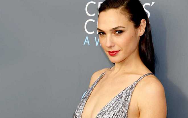 Nová Kleopatra bude mít tvář Gal Gadot. Co má herečka s egyptskou královnou společného a co se fanouškům už teď nelíbí Nová Kleopatra bude mít tvář Gal Gadot. Co má herečka s egyptskou královnou společného a co se fanouškům už teď nelíbí