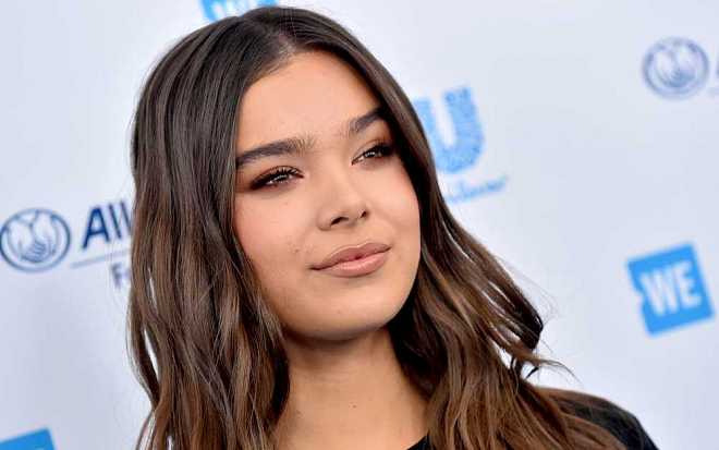Opravdová kuráž: Proč nesměla herečka Hailee Steinfeld natáčet v pozdních hodinách Opravdová kuráž: Proč nesměla herečka Hailee Steinfeld natáčet v pozdních hodinách