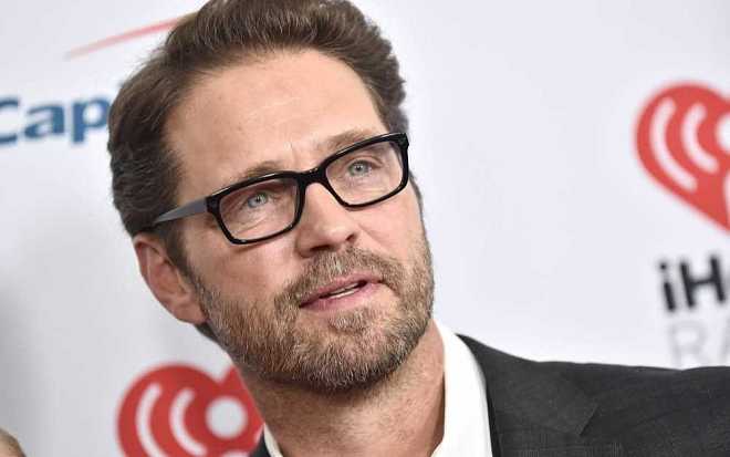 Brandon z Beverly Hills 90210 si žije v luxusu. Čím se tento pohledný padesátník živí 20 let po natáčení seriálu? Brandon z Beverly Hills 90210 si žije v luxusu. Čím se tento pohledný padesátník živí 20 let po natáčení seriálu?