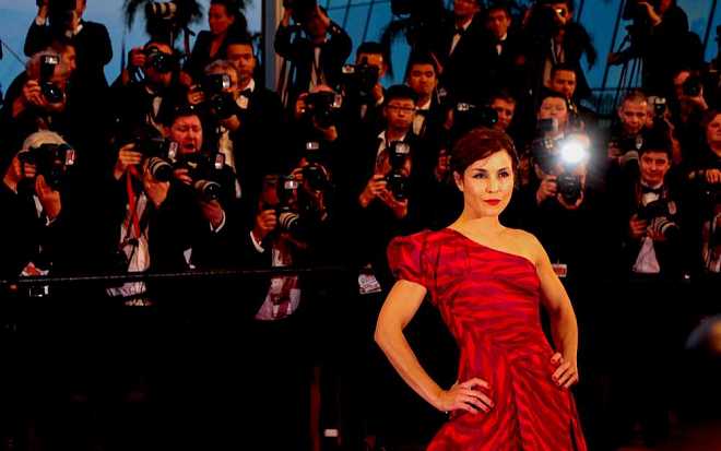 Noomi Rapace, éterická bytost s kočovnou duší Noomi Rapace, éterická bytost s kočovnou duší