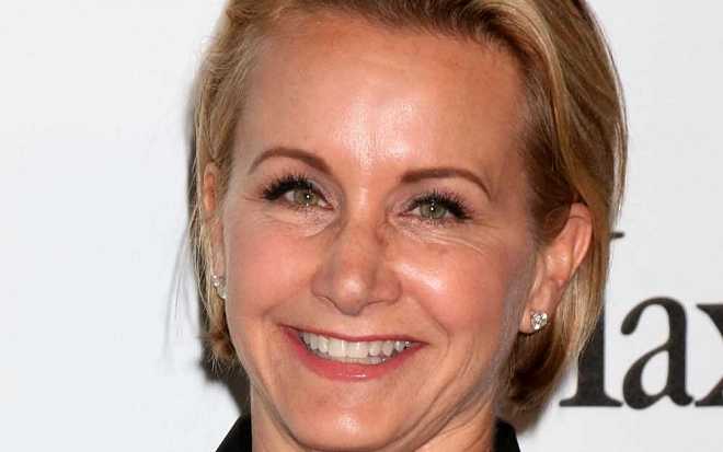 Brýlatá šprtka Andrea Zuckerman z Beverly Hills 90210 je dnes šmrncovní baba a z celé seriálové party to dotáhla nejdál Brýlatá šprtka Andrea Zuckerman z Beverly Hills 90210 je dnes šmrncovní baba a z celé seriálové party to dotáhla nejdál