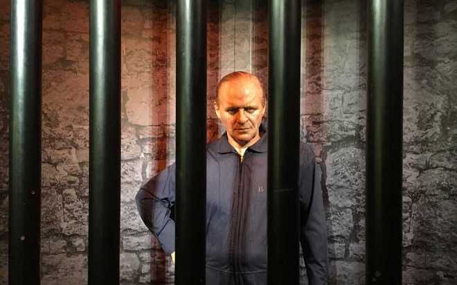 Mlčení jehňátek: Proč se lidé Hopkinsovi vyhýbali a kterými skutečnými vrahy byl film inspirován Mlčení jehňátek: Proč se lidé Hopkinsovi vyhýbali a kterými skutečnými vrahy byl film inspirován