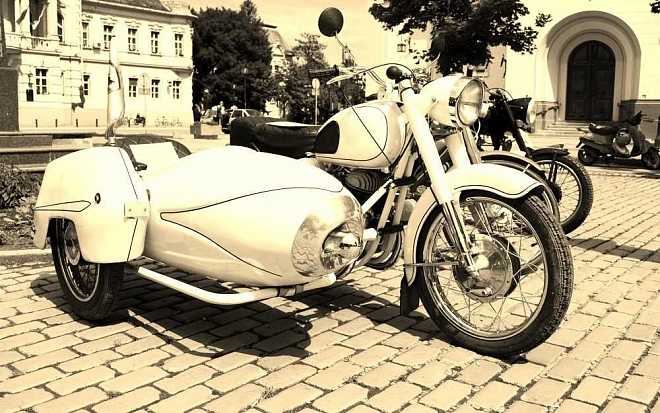 Četnické humoresky (2001 – 2007): Komu patří slavná sajdkára a kde se natáčelo? Četnické humoresky (2001 – 2007): Komu patří slavná sajdkára a kde se natáčelo?