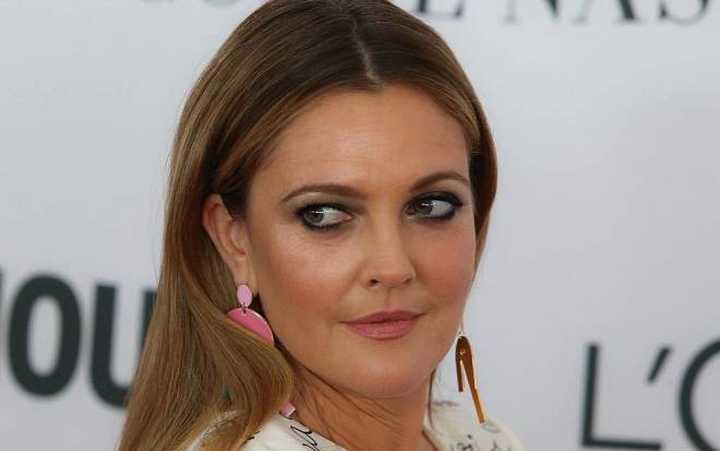 Drew Barrymore: Herečka, která se před 40 lety kamarádila s E.T. Mimozemšťanem slaví 46 let Drew Barrymore: Herečka, která se před 40 lety kamarádila s E.T. Mimozemšťanem slaví 46 let
