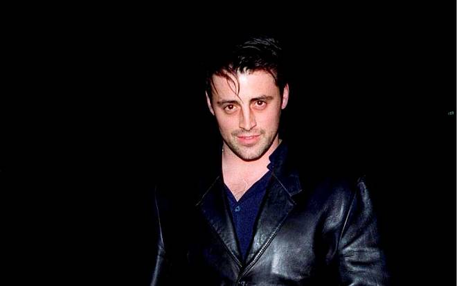 Fiktivní Joey Tribbiani ve skutečném seriálu Tak jde čas Fiktivní Joey Tribbiani ve skutečném seriálu Tak jde čas